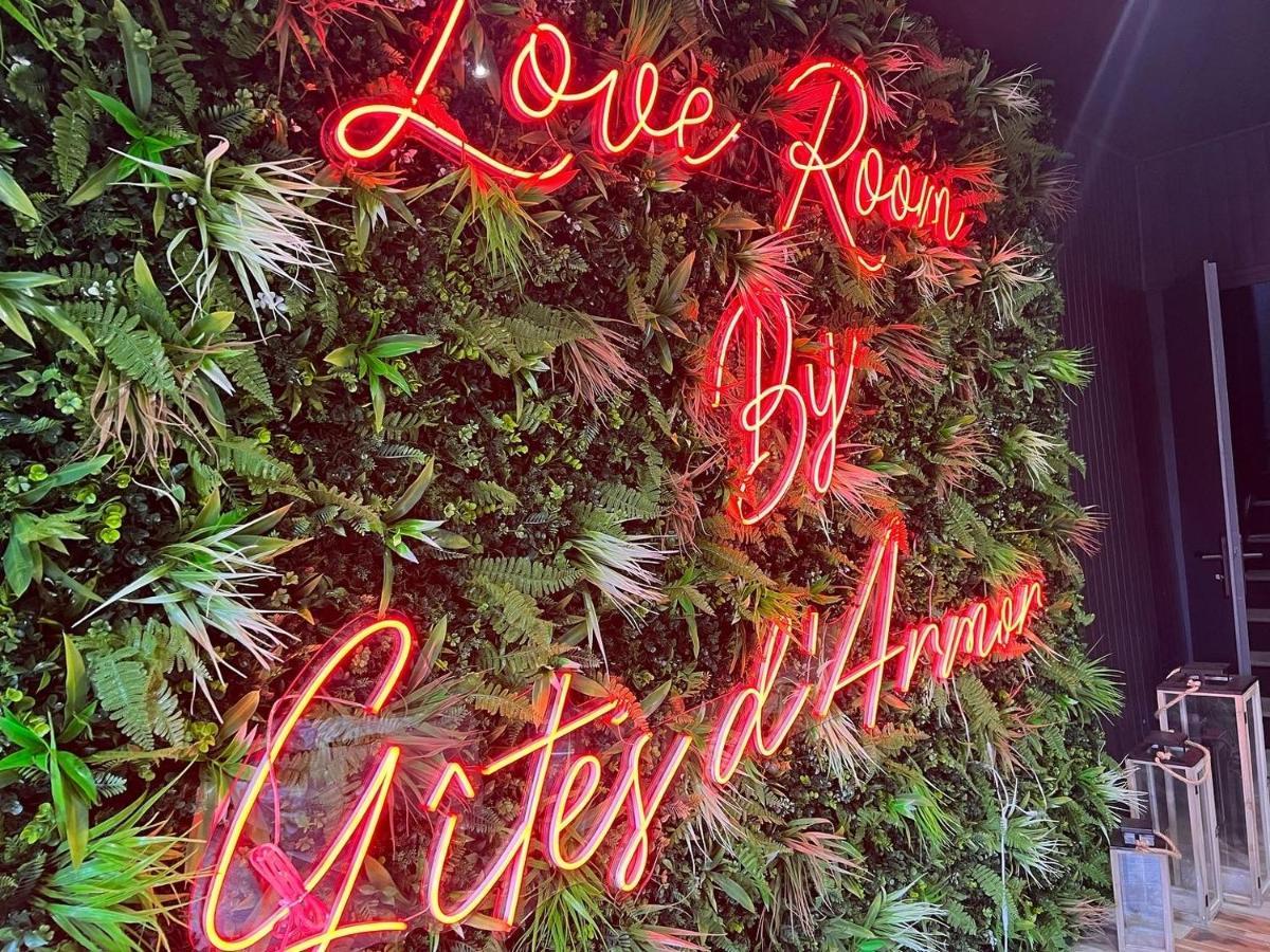 Loveroom Avec Spa Privatif Plelo Exterior photo